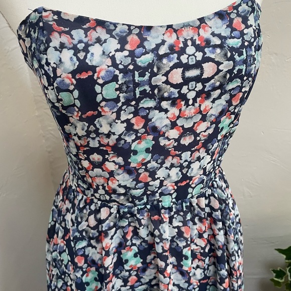 WAYF Strapless Floral Mini Dress‎ - Picture 2 of 6
